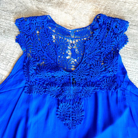 3/$15 Noble U Crochet Sleeveless Summer blouse - Picture 4 of 7